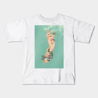 The creative hand Kids T-Shirt